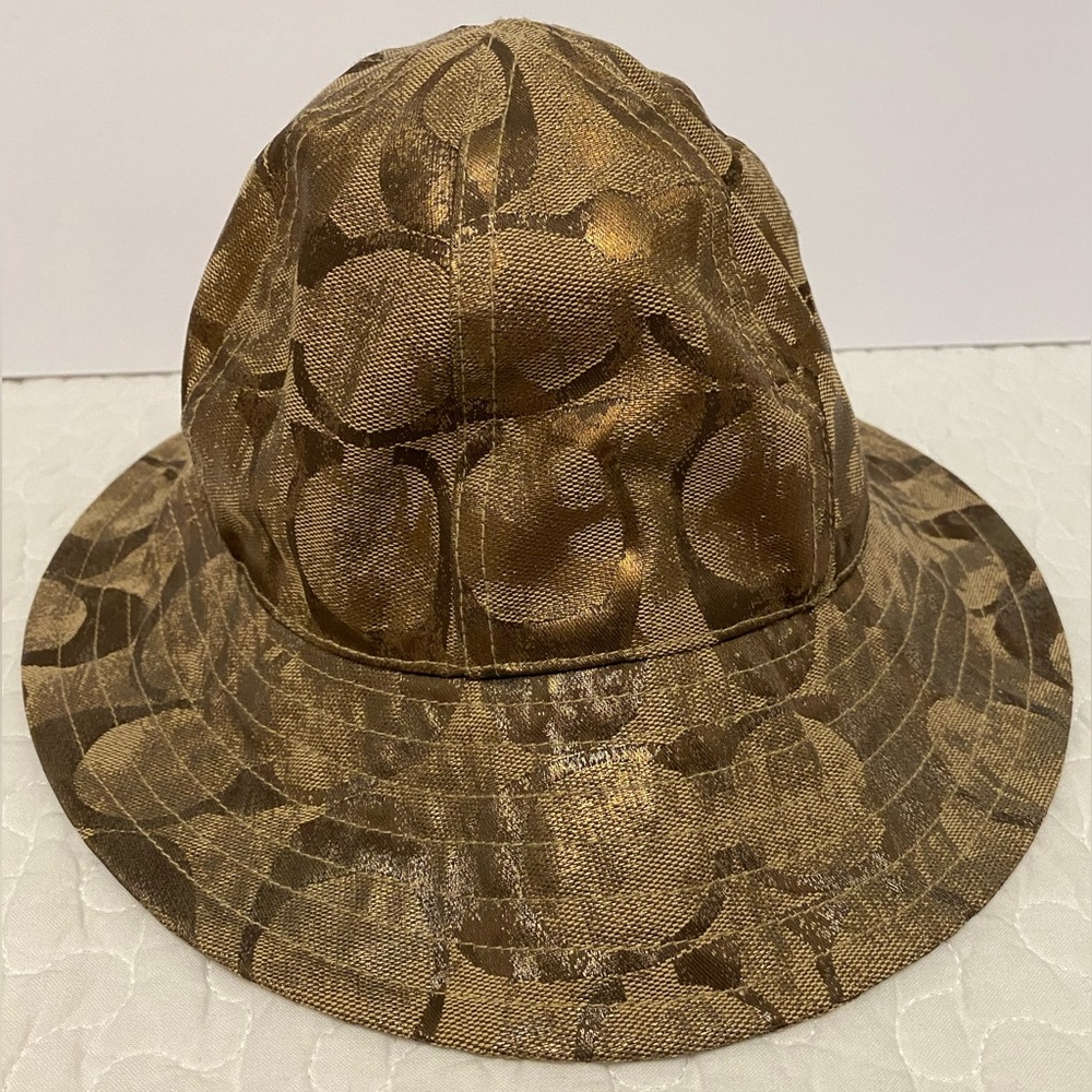 Authentic Coach bucket hat in bronze color
